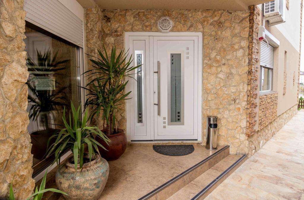 فندق Floare De Iris فاما فيكي المظهر الخارجي الصورة